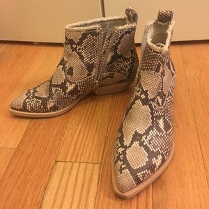 Dolce vita unity booties